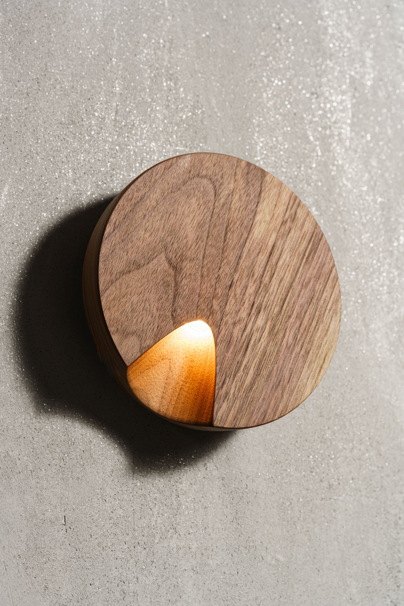 Vibia Бра Dots 4662 American Walnut от Vibia — в интерьере