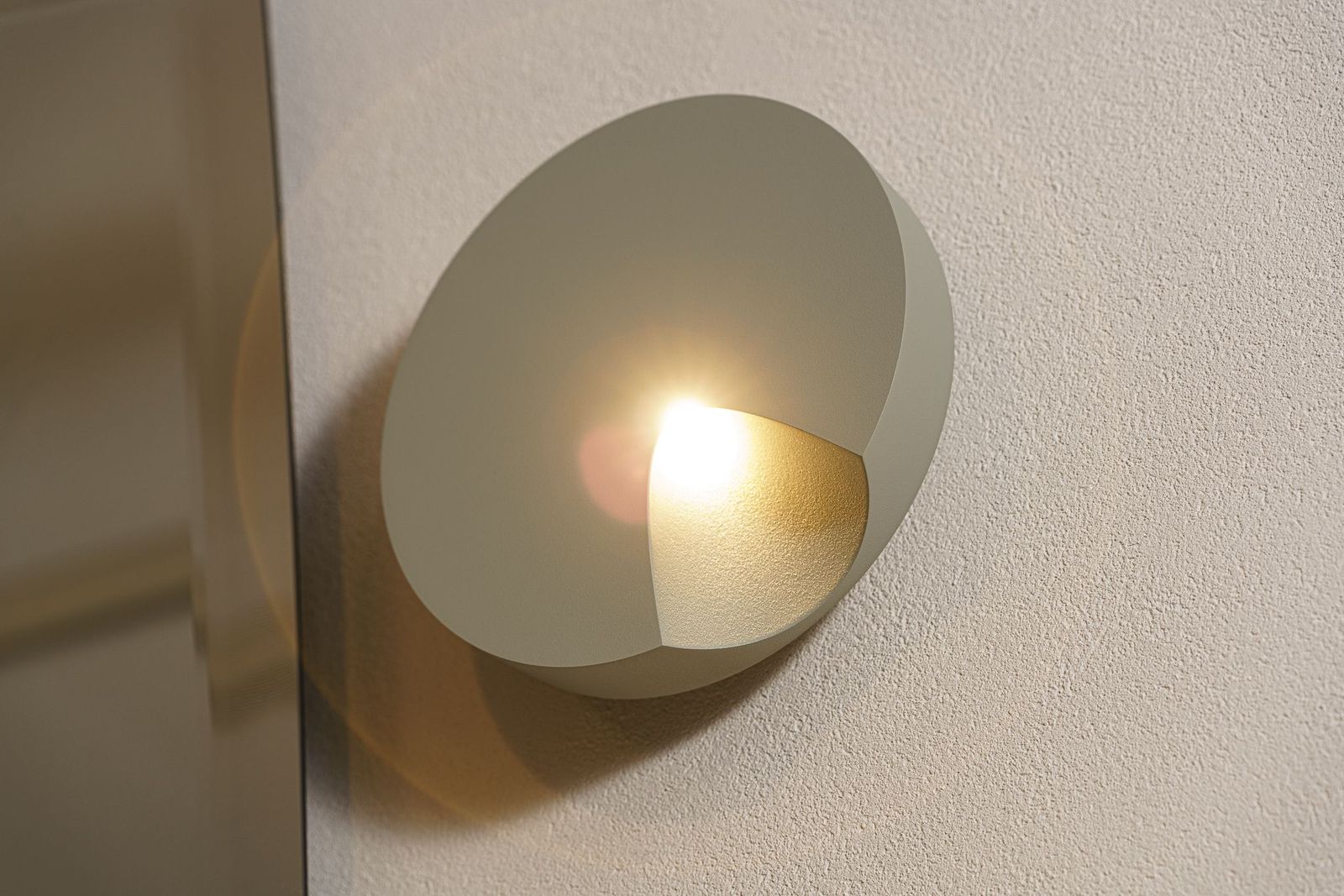 Vibia Бра Dots 4662 Green от Vibia — в интерьере