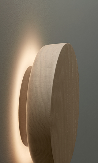 Vibia Бра Dots 4662 White Oak от Vibia — в интерьере