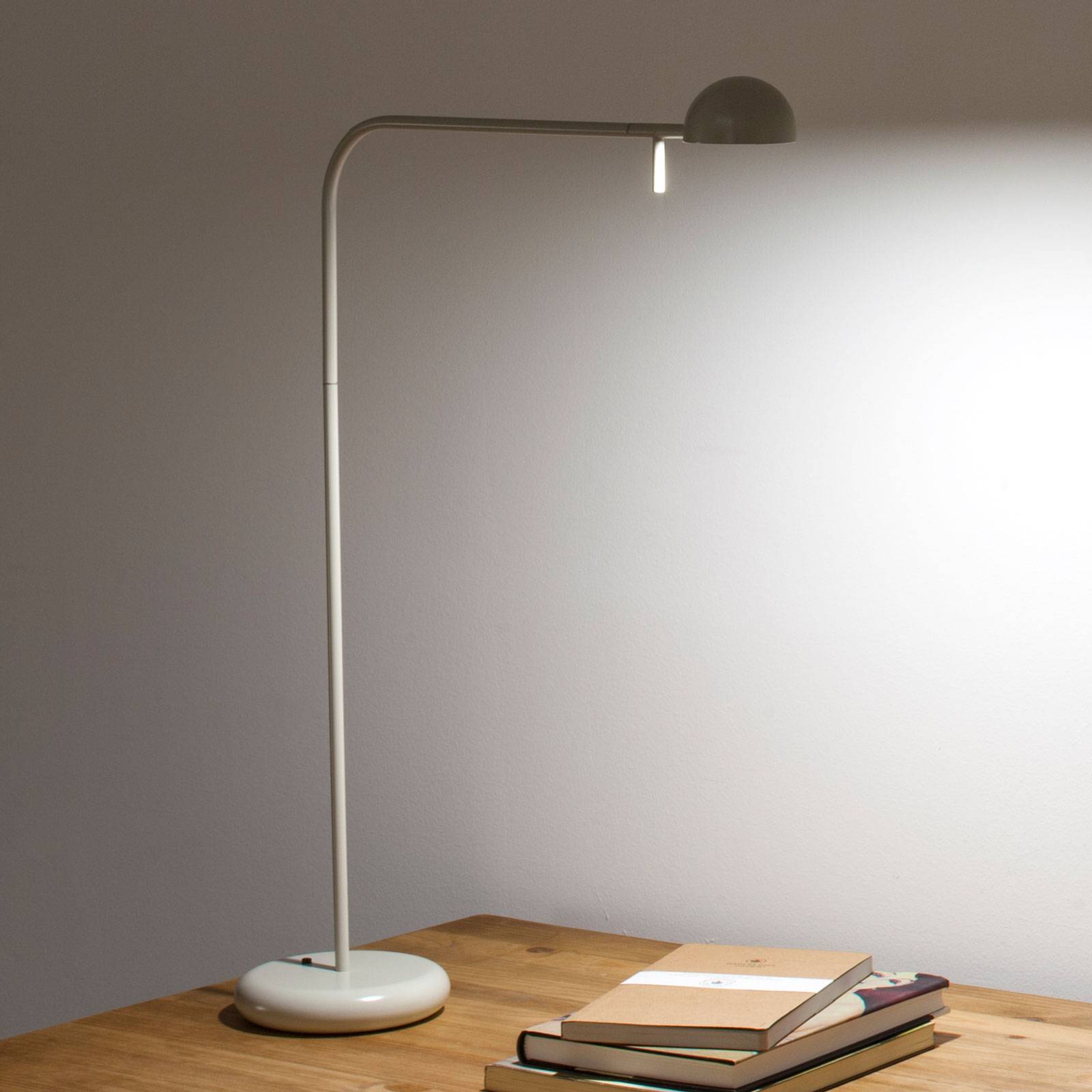 Vibia Настольная лампа Pin 1655 Green от Vibia — в интерьере