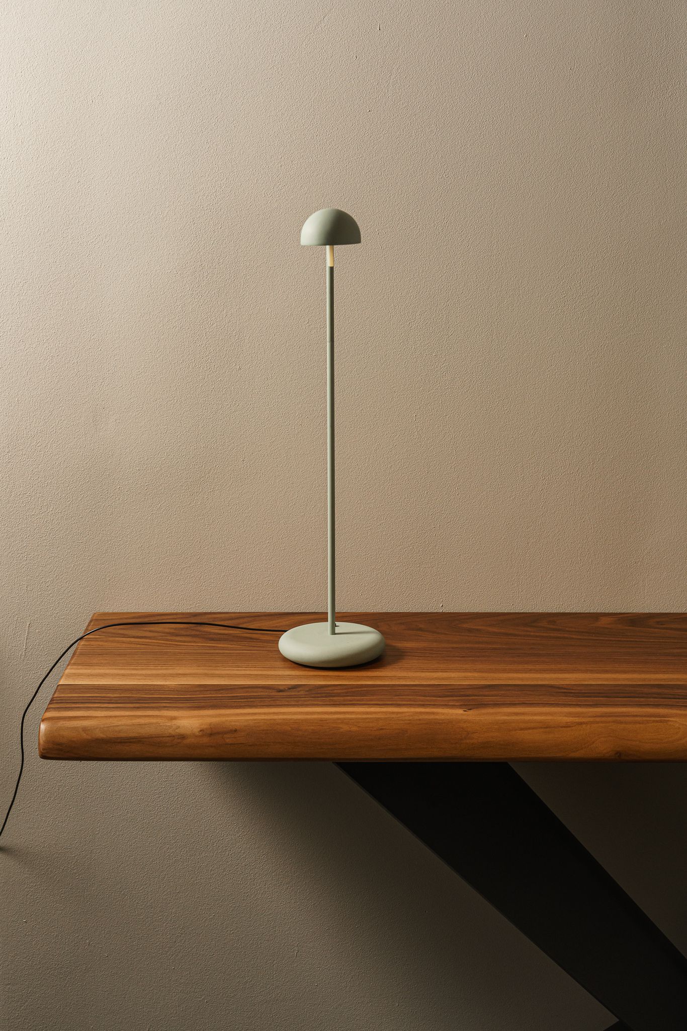 Vibia Настольная лампа Pin 1655 Green от Vibia — в интерьере