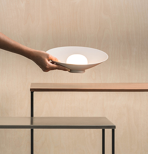 Vibia Настольная лампа Musa 7402 Biege от Vibia — в интерьере