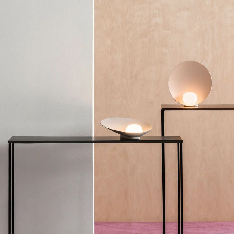 Vibia Настольная лампа Musa 7402 Biege от Vibia — в интерьере