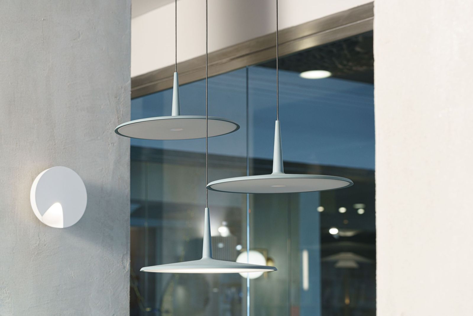 Vibia Подвесной светильник Skan 0270 Blue от Vibia — в интерьере