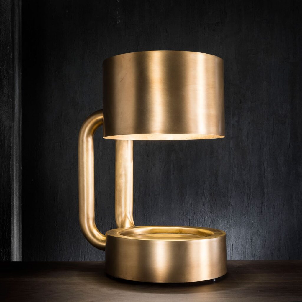 Henge Настольная лампа Compound Light от Henge — в интерьере