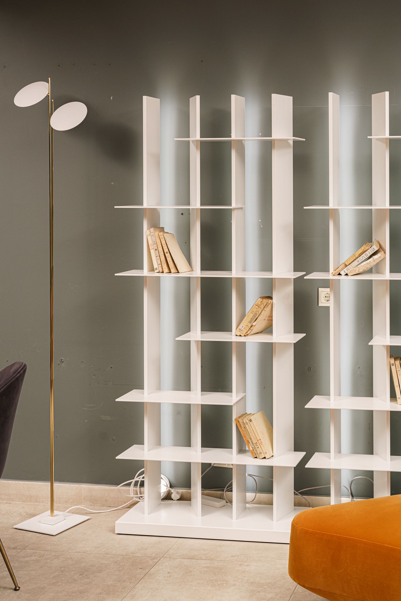 Flou Стеллаж с подсветкой CCLight White от Flou — в интерьере