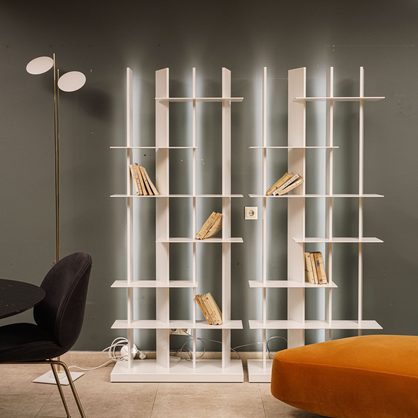 Flou Стеллаж с подсветкой CCLight White от Flou — в интерьере