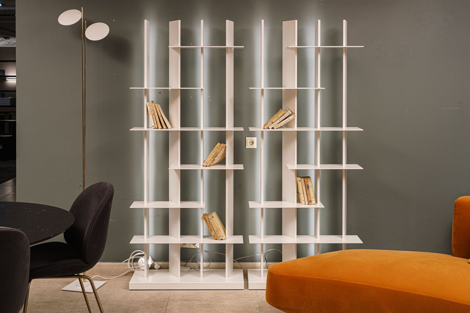 Flou Стеллаж с подсветкой CCLight White от Flou — в интерьере