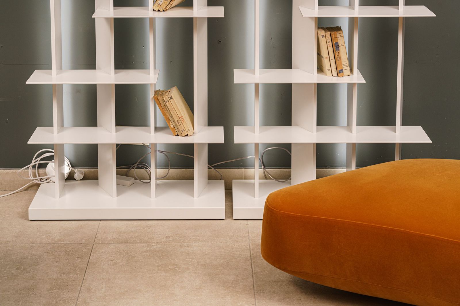 Flou Стеллаж с подсветкой CCLight White от Flou — в интерьере