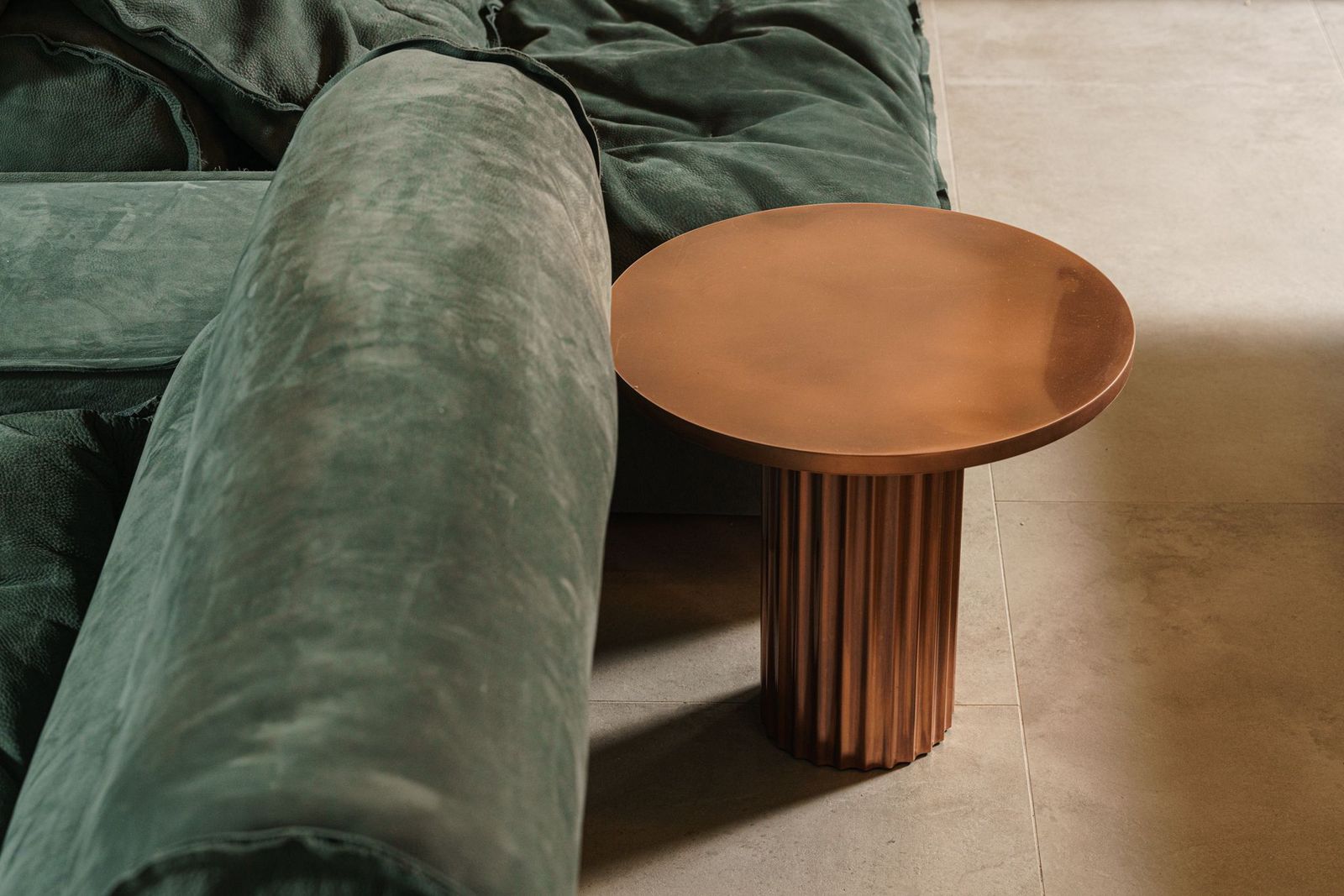 Baxter Журнальный столик Allure Glossy Antiqued copper 50 от Baxter — в интерьере