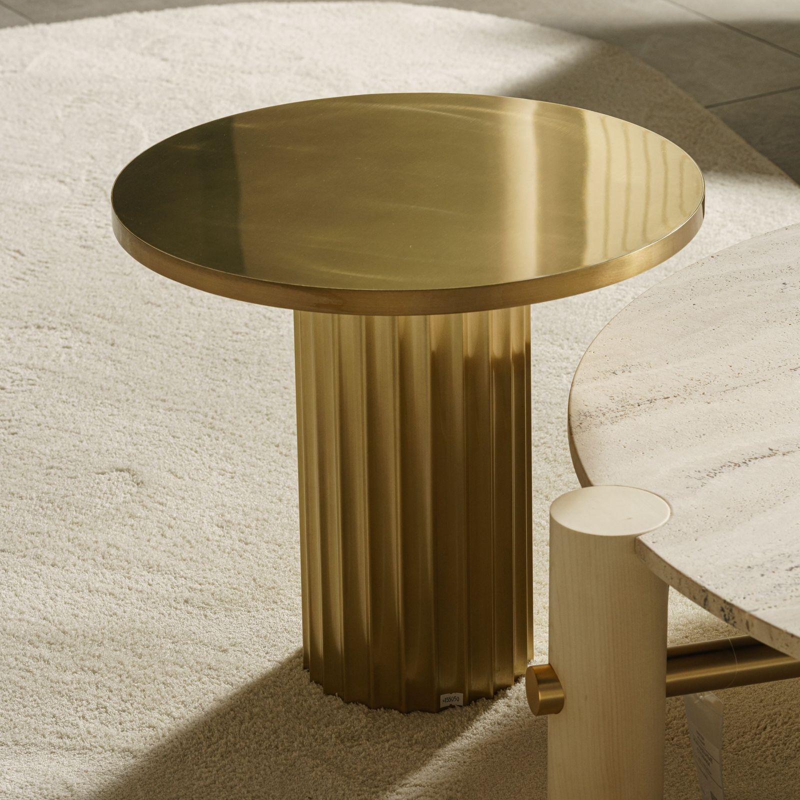 Baxter Журнальный столик Allure 50 Antiqued polished brass от Baxter — в интерьере