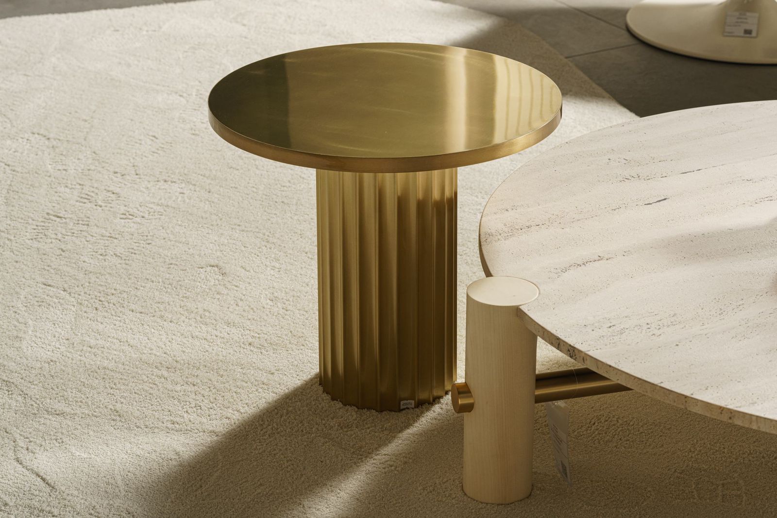 Baxter Журнальный столик Allure 50 Antiqued polished brass от Baxter — в интерьере