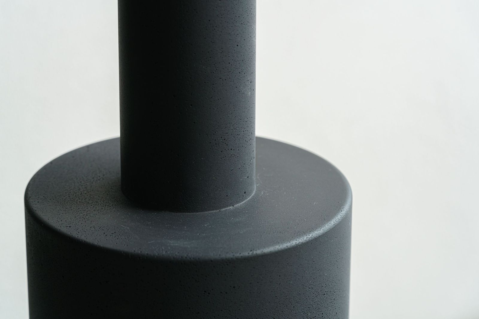 Baxter Журнальный столик Pilar 35 Concrete Sand / Anthracite Concrete от Baxter — в интерьере