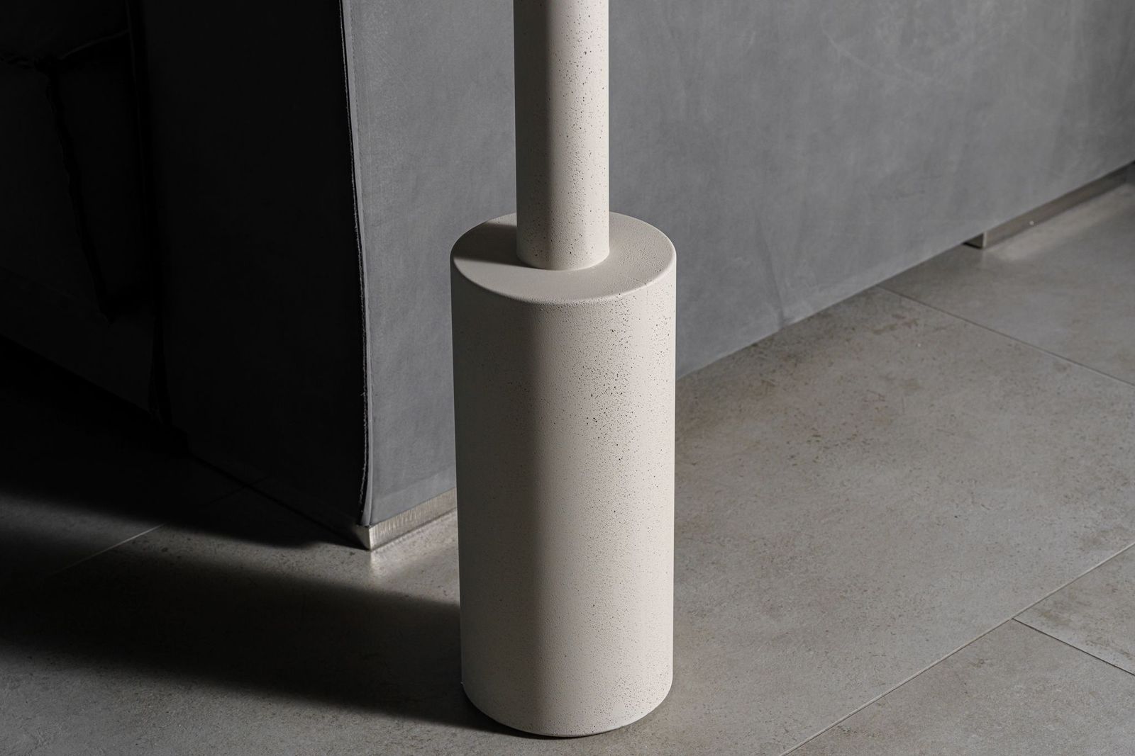 Baxter Журнальный столик Pilar 35 Concrete Sand / Anthracite Concrete от Baxter — в интерьере