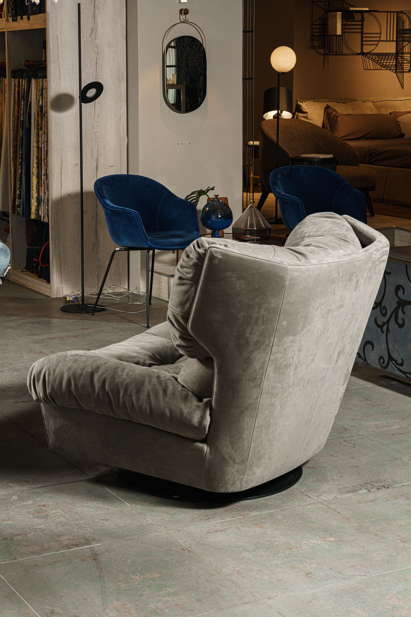 Baxter Кресло Milano Nabuck Lava от Baxter — в интерьере