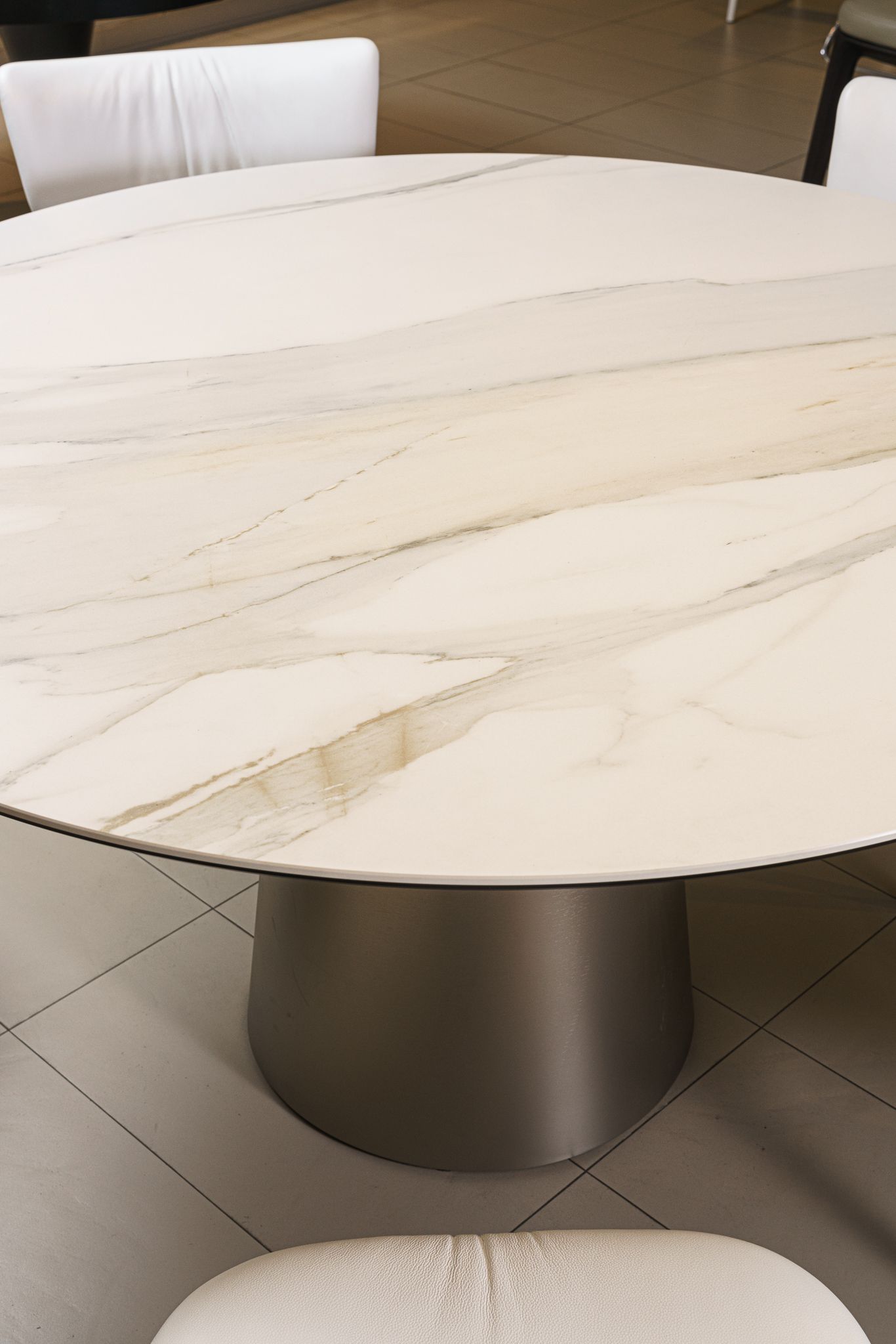Cattelan Italia Стол Yoda Keramik Round KM05 Golden от Cattelan Italia — в интерьере