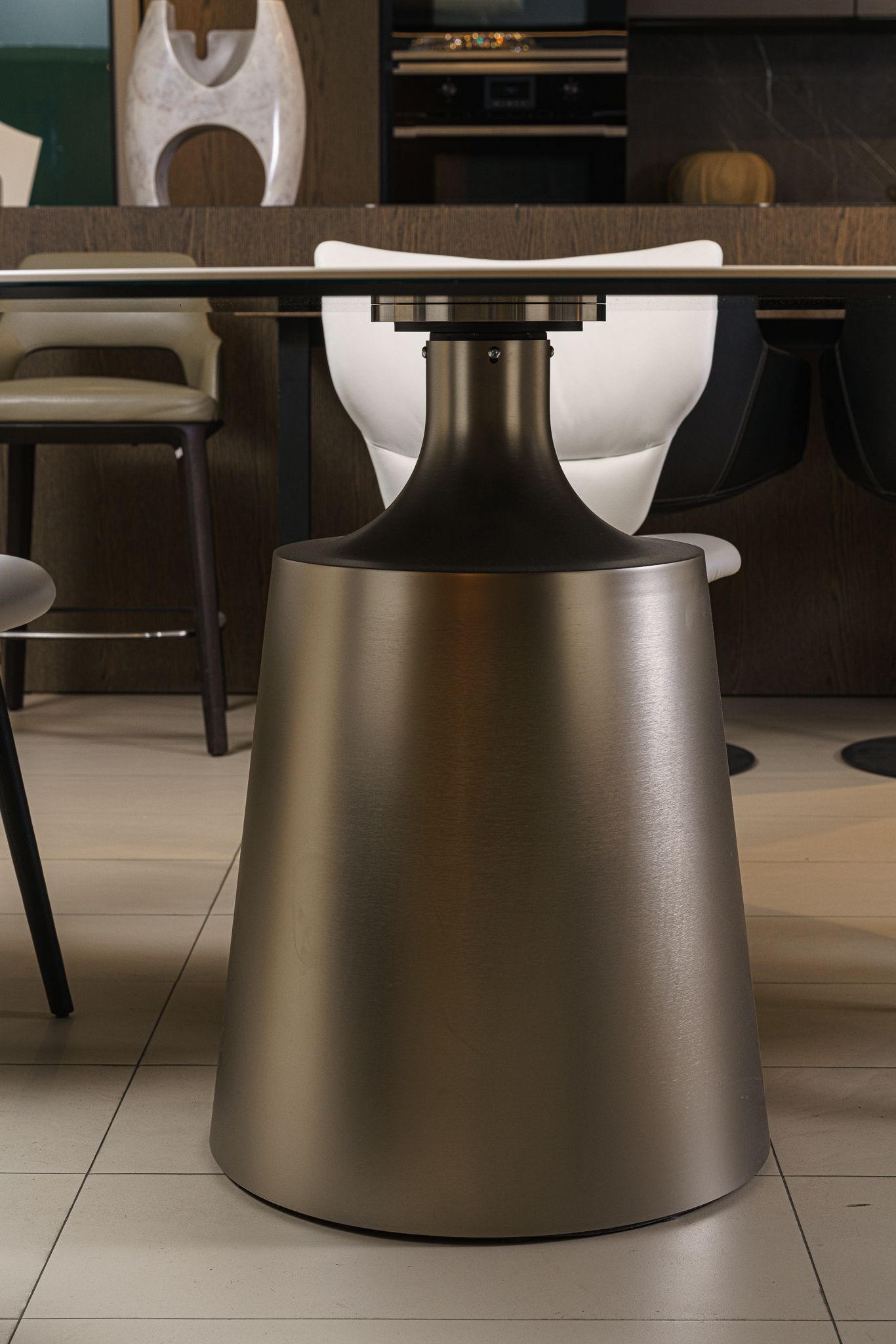 Cattelan Italia Стол Yoda Keramik Round KM05 Golden от Cattelan Italia — в интерьере
