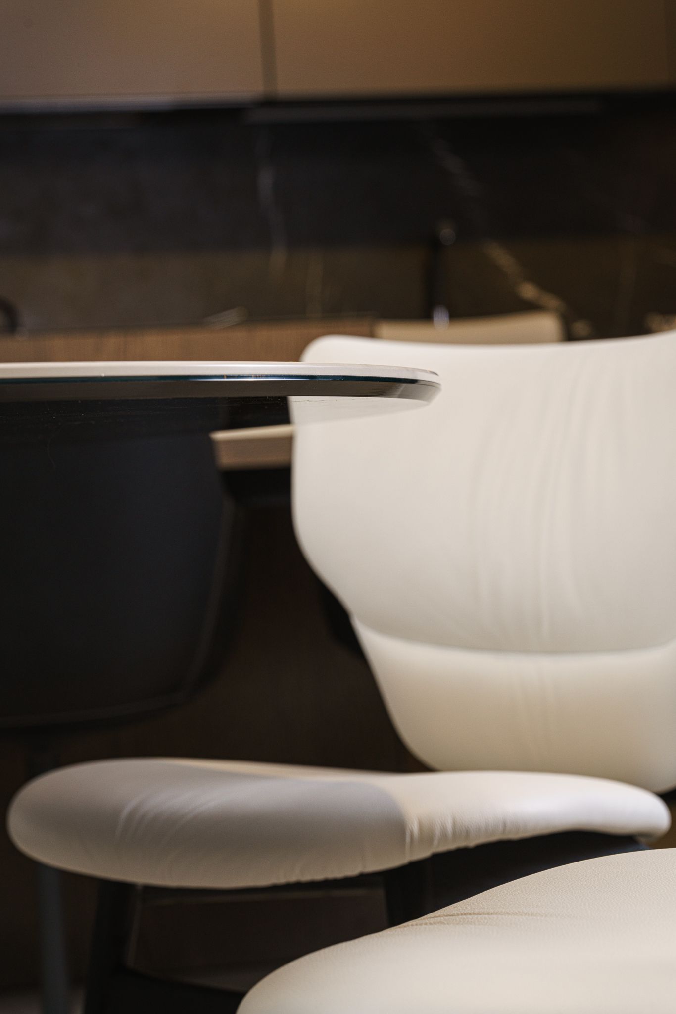 Cattelan Italia Стол Yoda Keramik Round KM05 Golden от Cattelan Italia — в интерьере