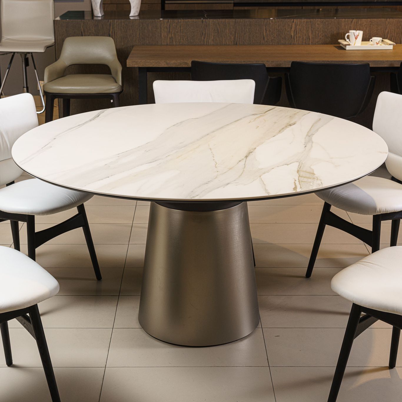 Cattelan Italia Стол Yoda Keramik Round KM05 Golden от Cattelan Italia — в интерьере