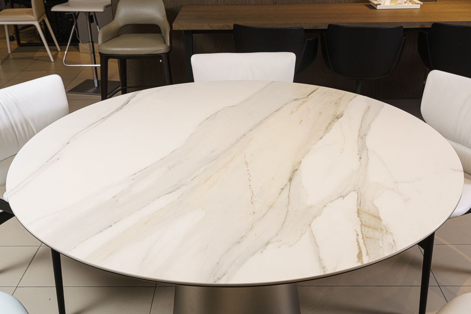 Cattelan Italia Стол Yoda Keramik Round KM05 Golden от Cattelan Italia — в интерьере