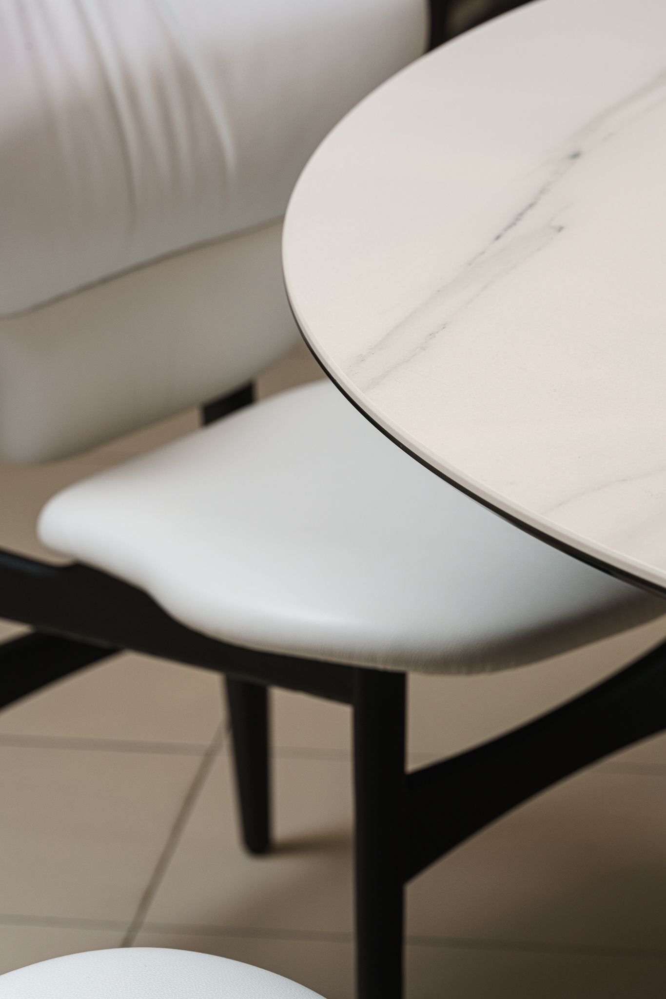 Cattelan Italia Стол Yoda Keramik Round KM05 Golden от Cattelan Italia — в интерьере