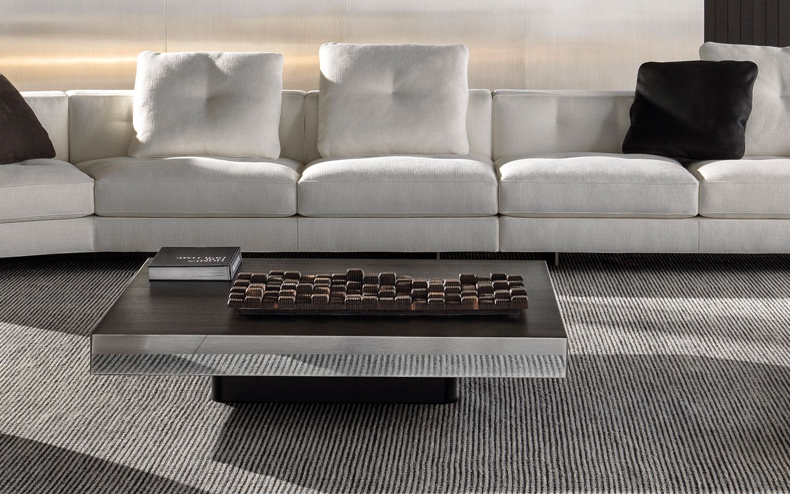 Minotti Журнальный столик Solid Steel от Minotti — в интерьере