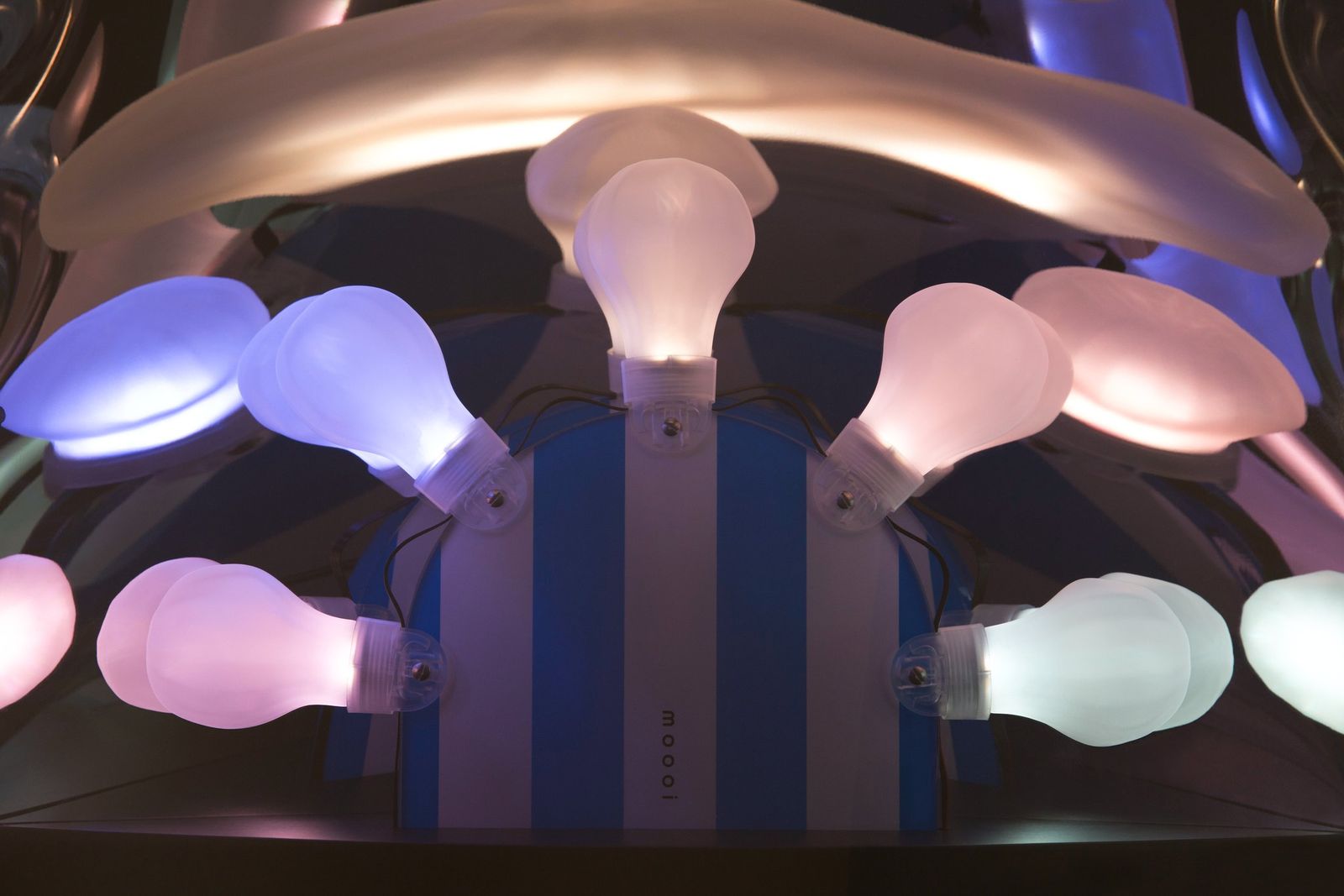 Moooi Настольная лампа Space от Moooi — в интерьере