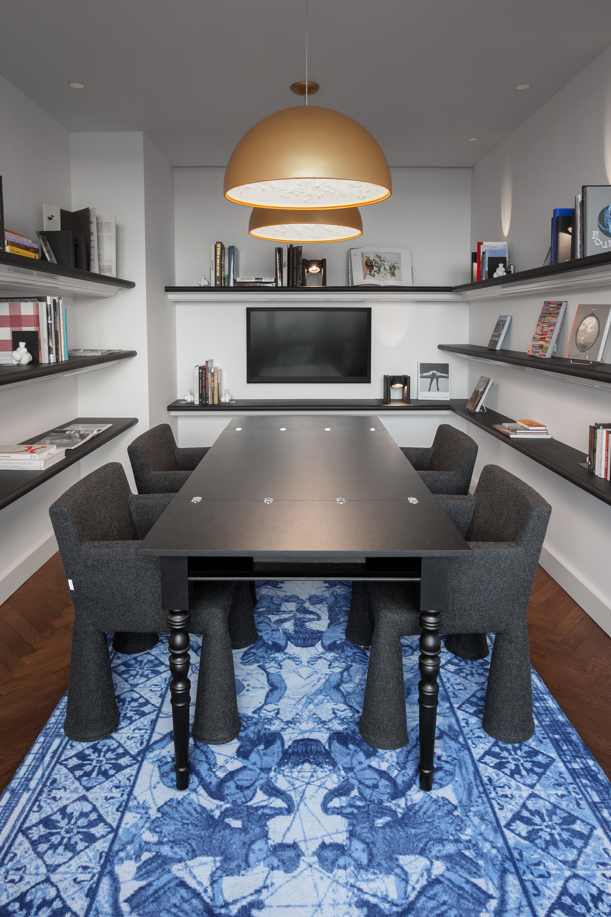 Moooi Кресло VIP от Moooi — в интерьере