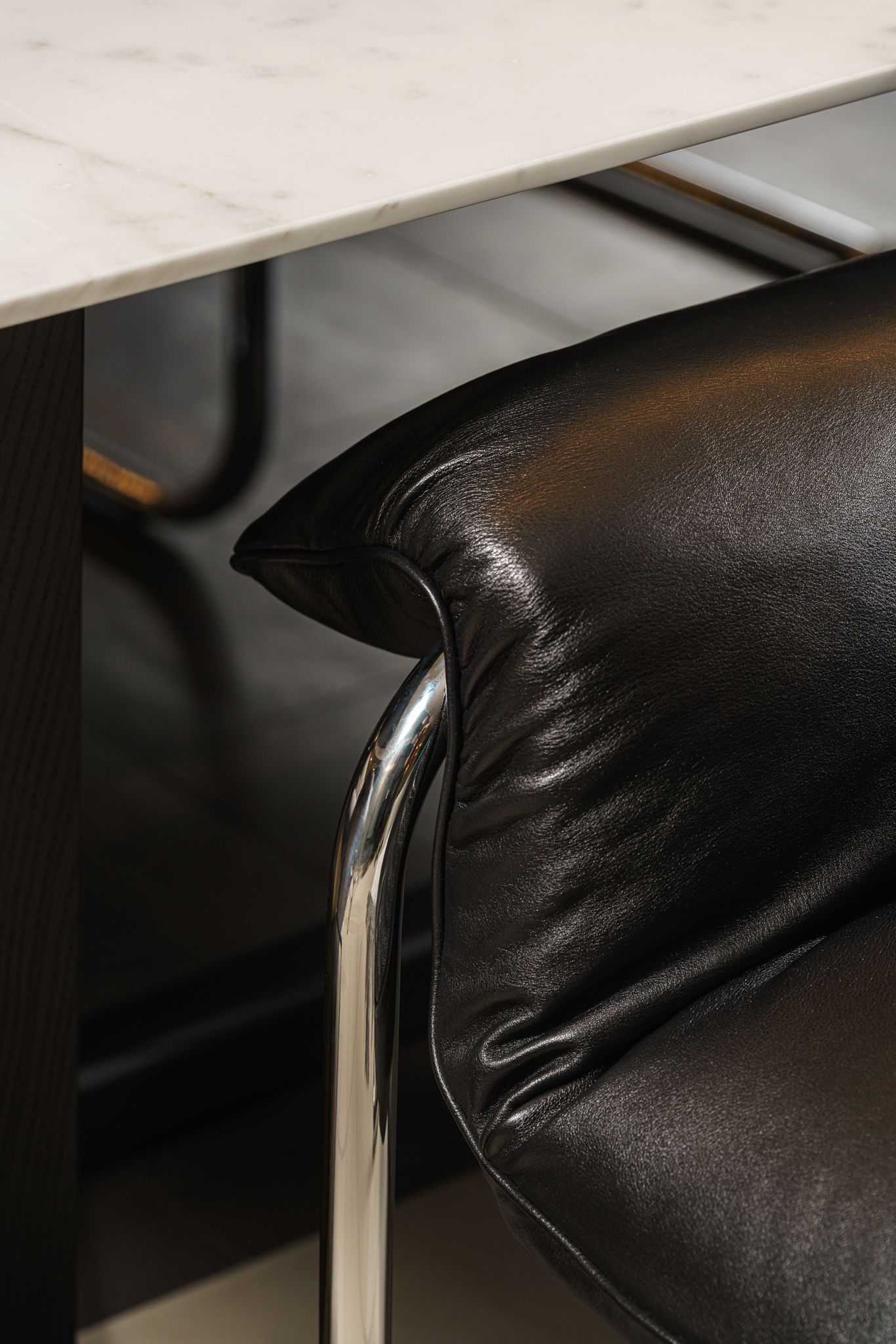 Baxter Стул So Far Polish Deep Black от Baxter — в интерьере