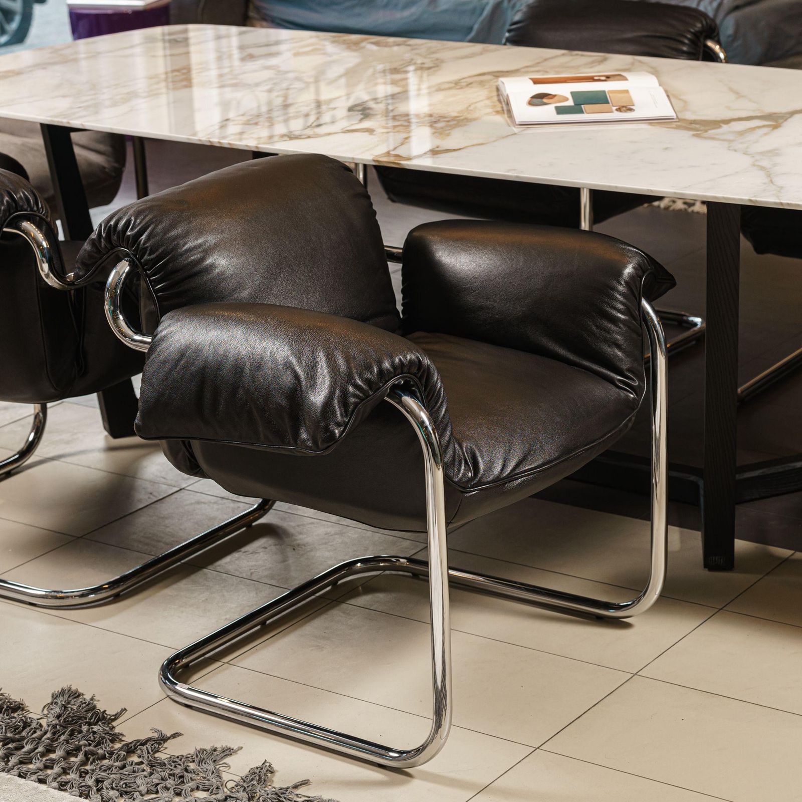 Baxter Стул So Far Polish Deep Black от Baxter — в интерьере