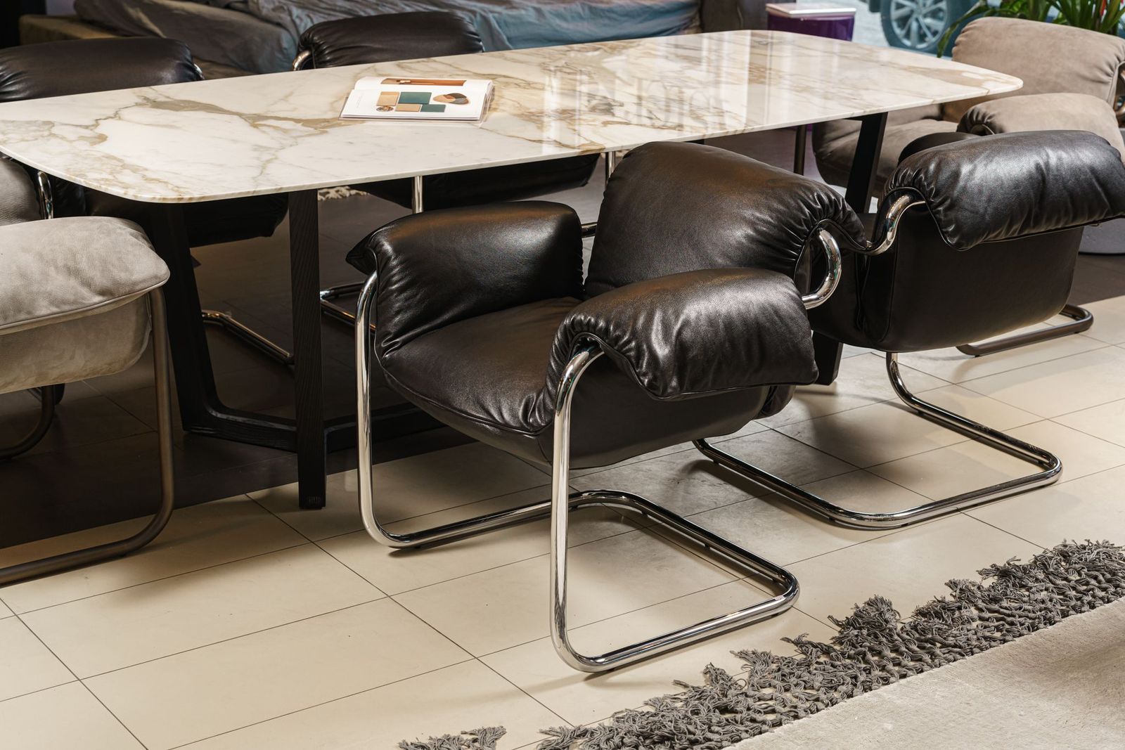 Baxter Стул So Far Polish Deep Black от Baxter — в интерьере
