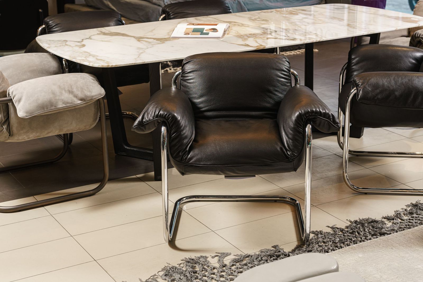 Baxter Стул So Far Polish Deep Black от Baxter — в интерьере