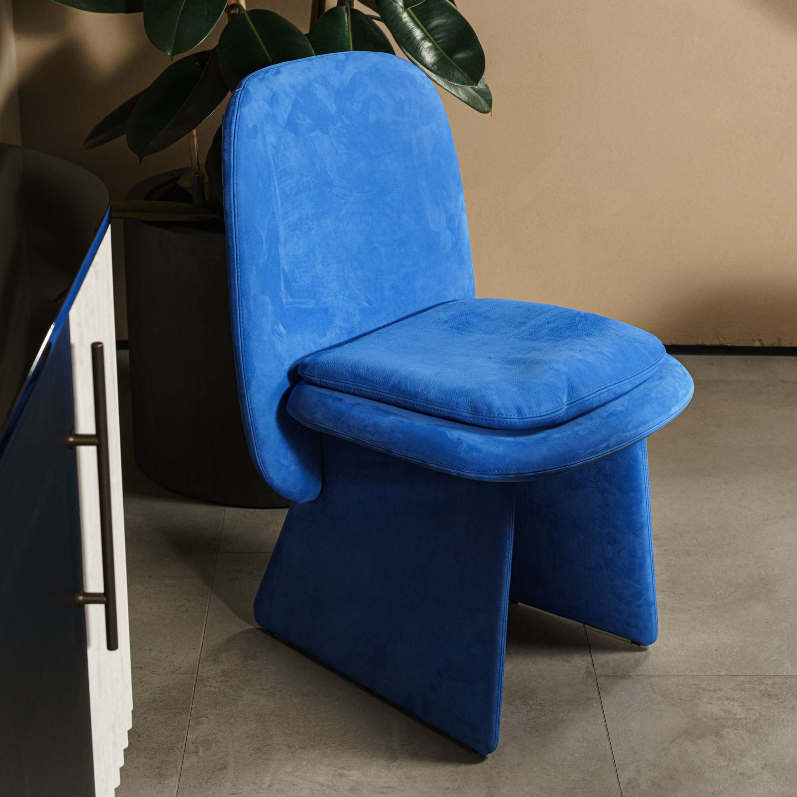 Baxter Стул Jodie Electric Blue от Baxter — в интерьере