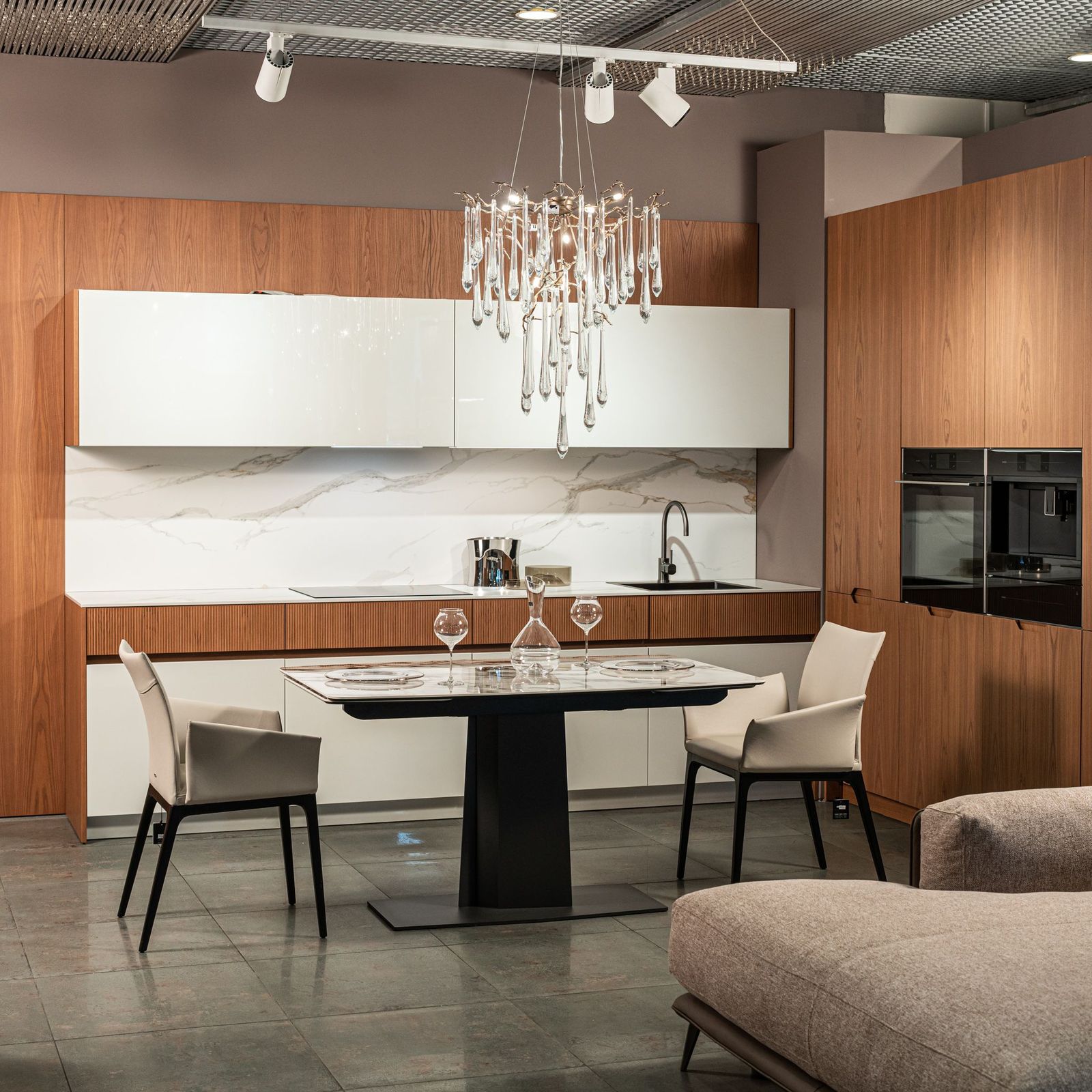Cattelan Italia Стол Duffy Keramik Drive Marmi KM12 Breccia от Cattelan Italia — в интерьере