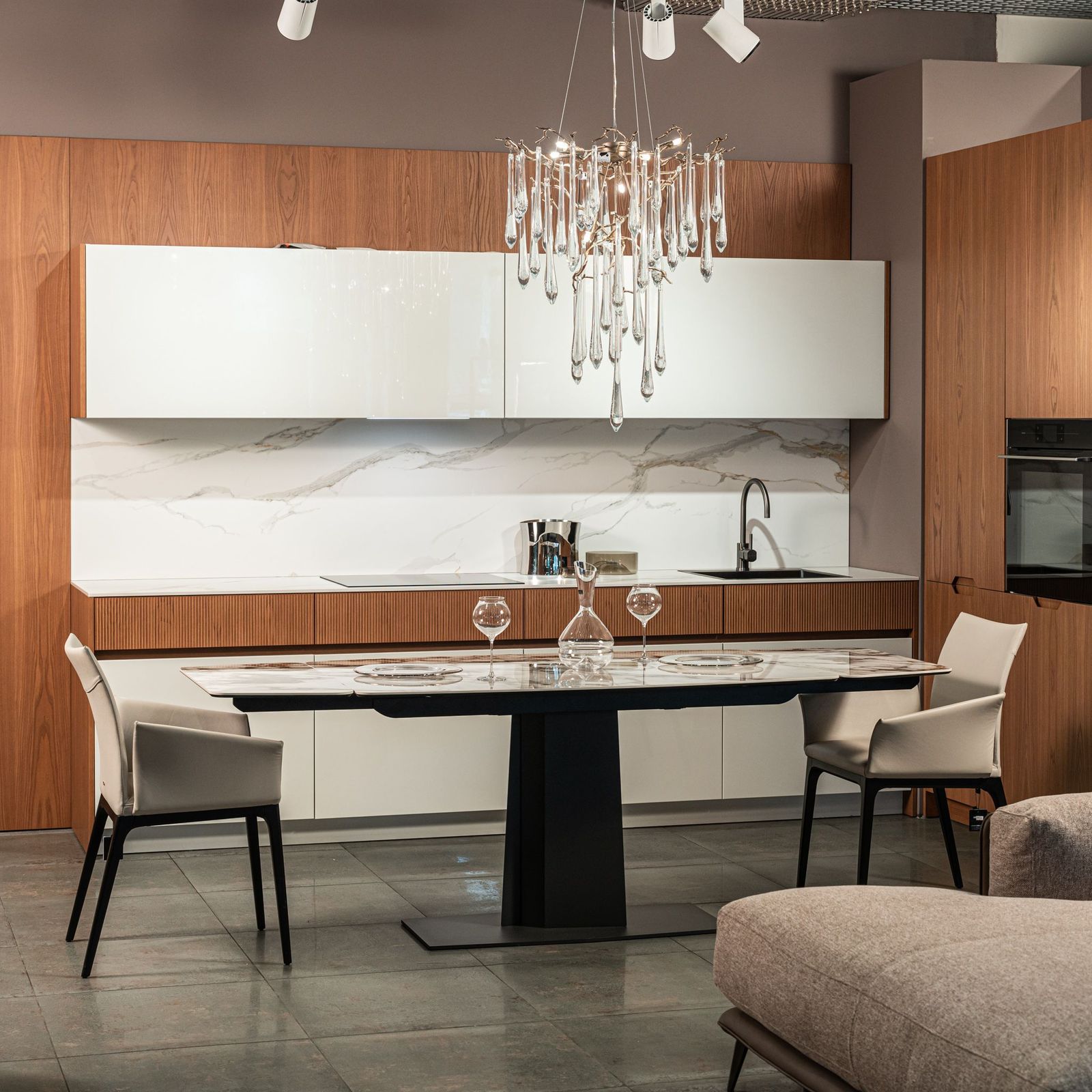 Cattelan Italia Стол Duffy Keramik Drive Marmi KM12 Breccia от Cattelan Italia — в интерьере