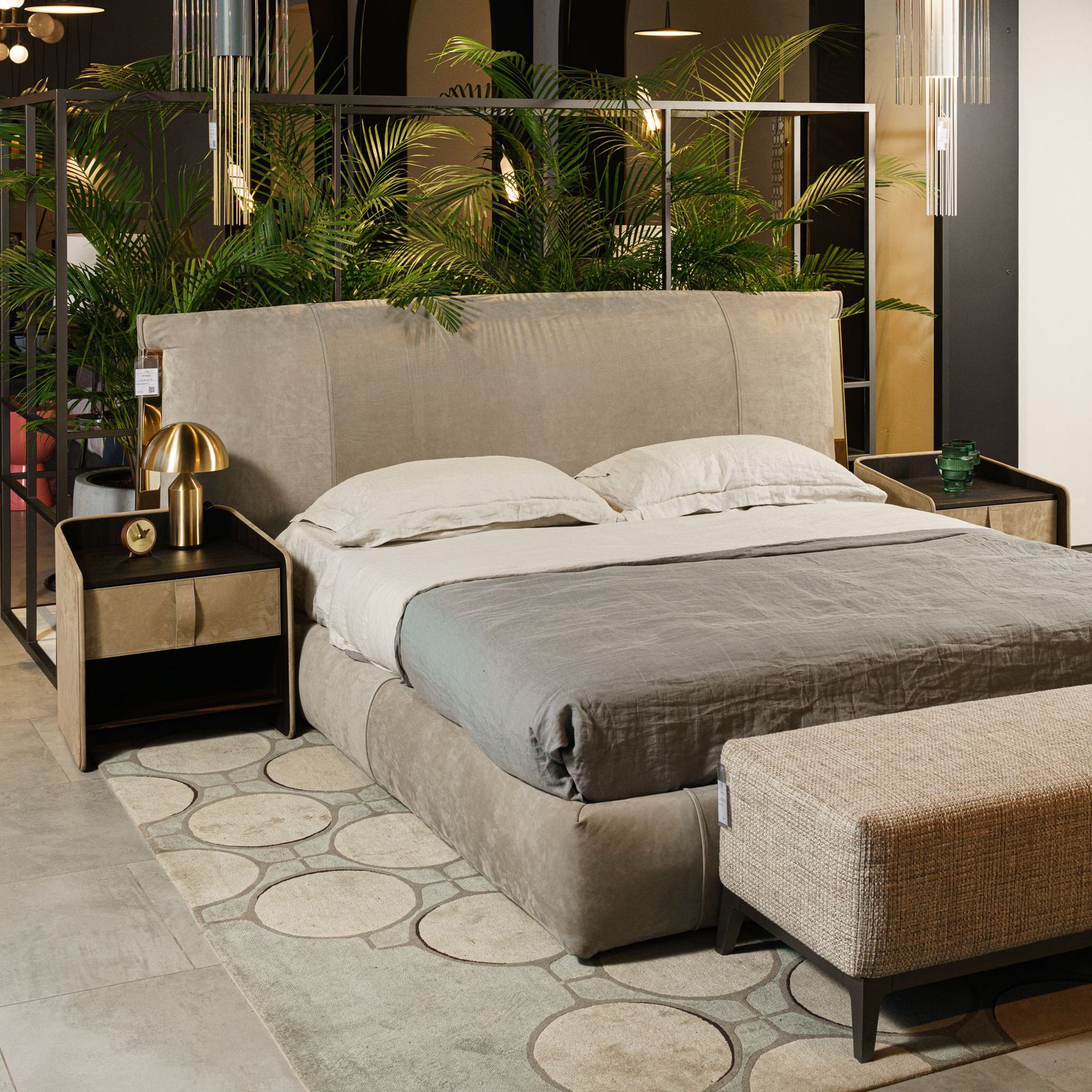 Flou Кровать Amal Nabuk 108 от Flou — в интерьере