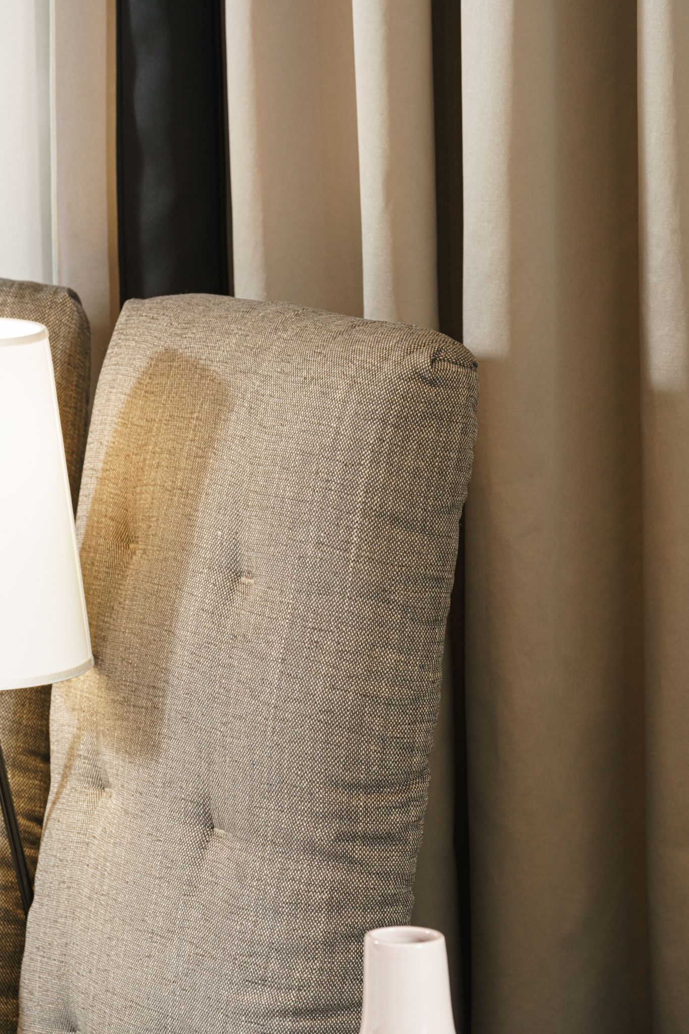 Flou Дизайнерская кровать Angle London 802 от Flou — в интерьере