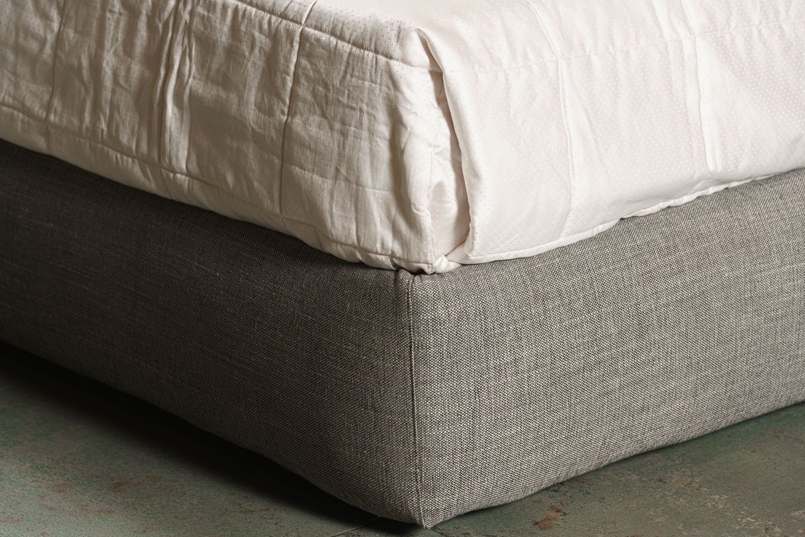 Flou Дизайнерская кровать Angle London 802 от Flou — в интерьере