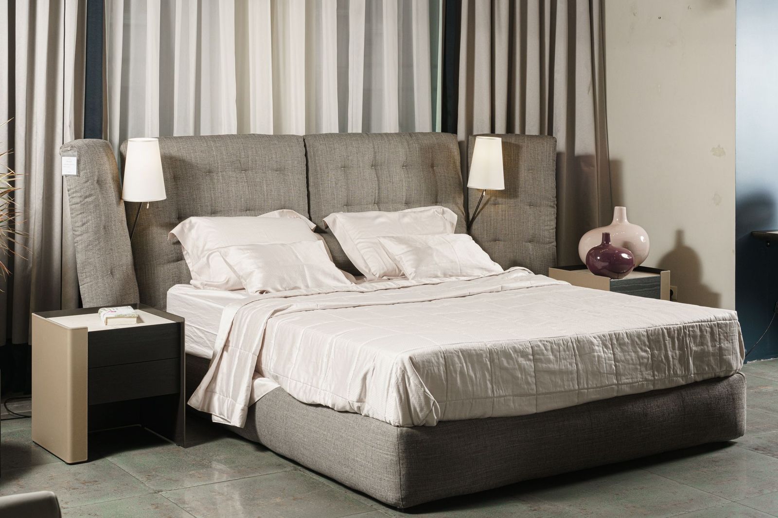 Flou Дизайнерская кровать Angle London 802 от Flou — в интерьере