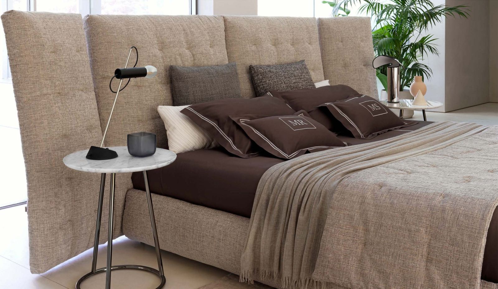 Flou Дизайнерская кровать Angle Monsieur 399 от Flou — в интерьере