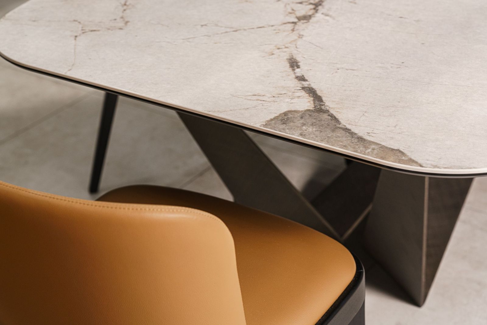 Cattelan Italia Стол Skorpio Keramik KM14 Corcovado от Cattelan Italia — в интерьере