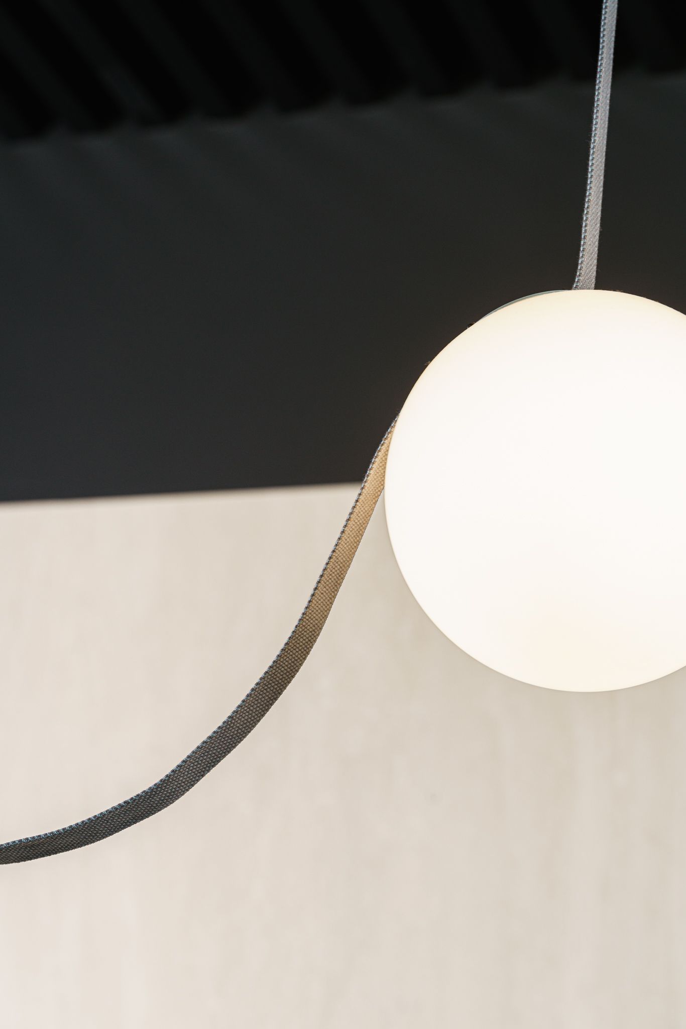 Vibia Подвесной светильник Plusminus Blue от Vibia — в интерьере