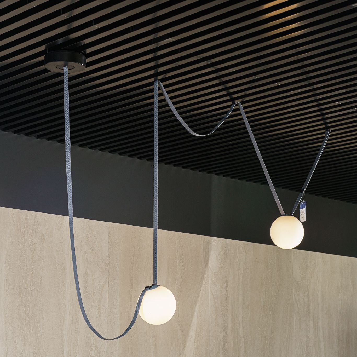 Vibia Подвесной светильник Plusminus Blue от Vibia — в интерьере