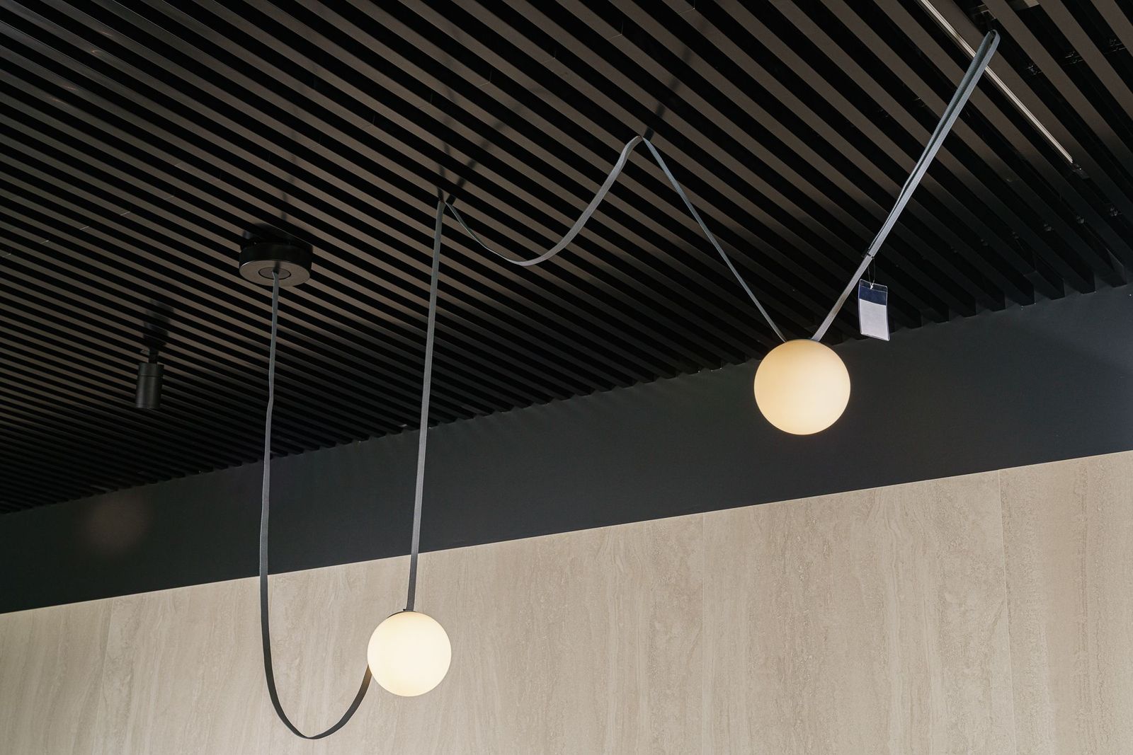 Vibia Подвесной светильник Plusminus Blue от Vibia — в интерьере