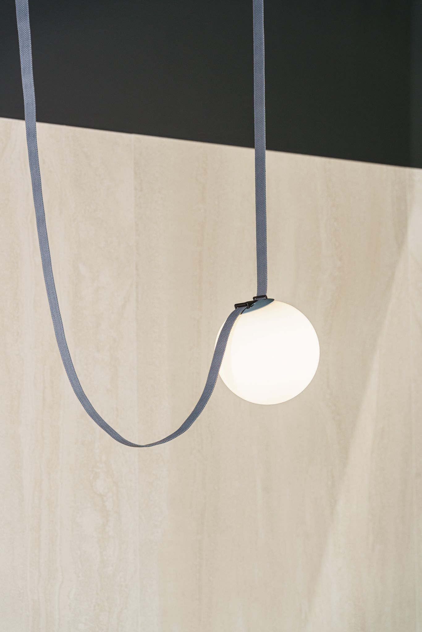 Vibia Подвесной светильник Plusminus Blue от Vibia — в интерьере