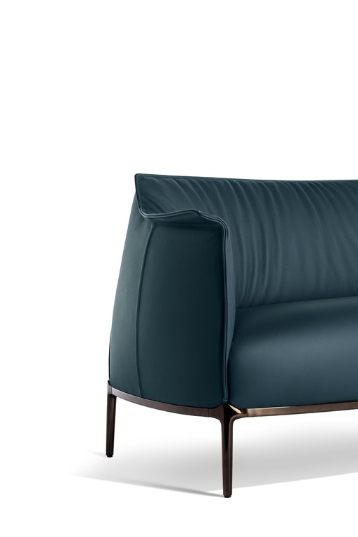 Poltrona Frau Диван Archibald Pelle Velvety Rosemary от Poltrona Frau