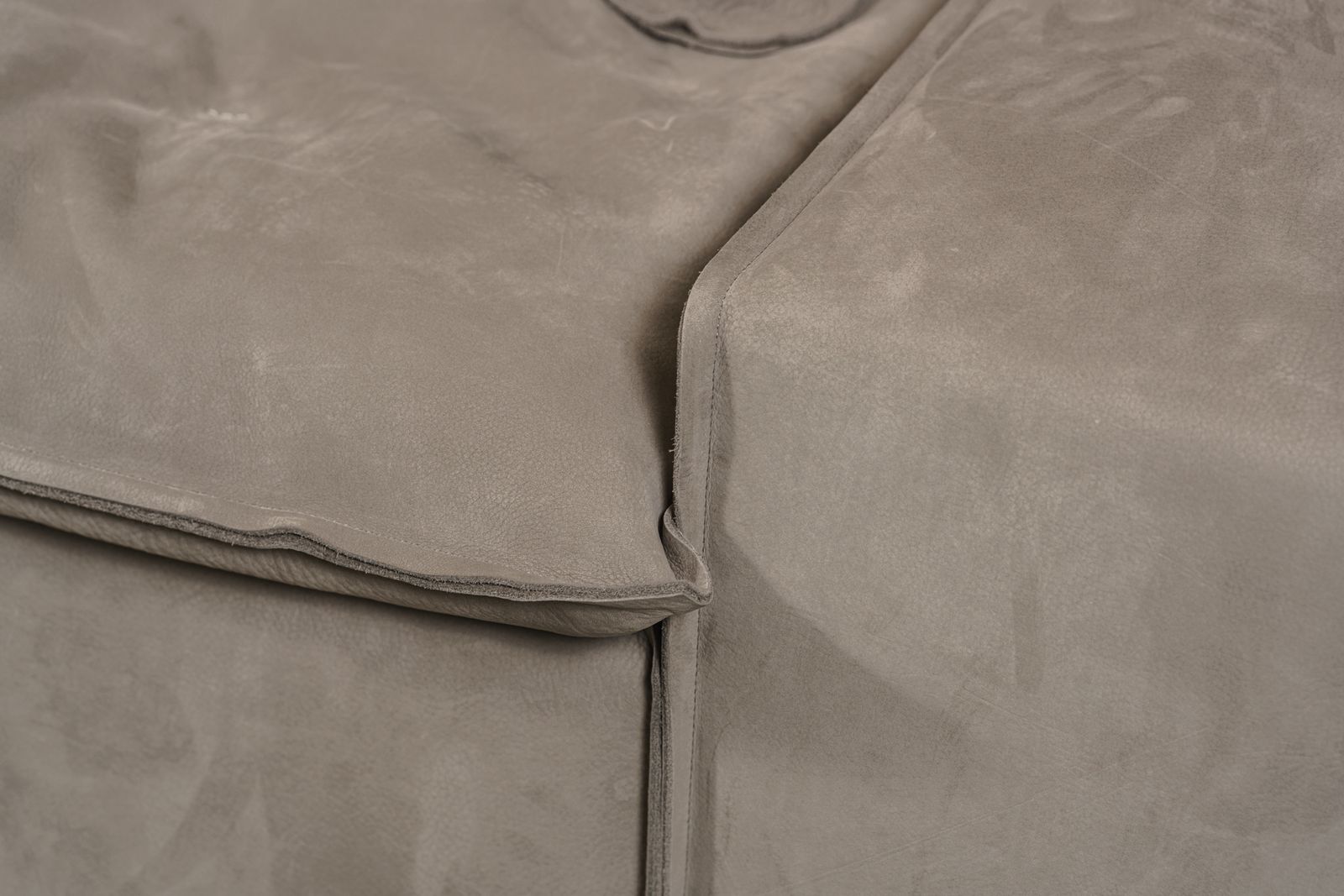 Baxter Диван прямой Miami Soft Nabuck Light Grey от Baxter — в интерьере