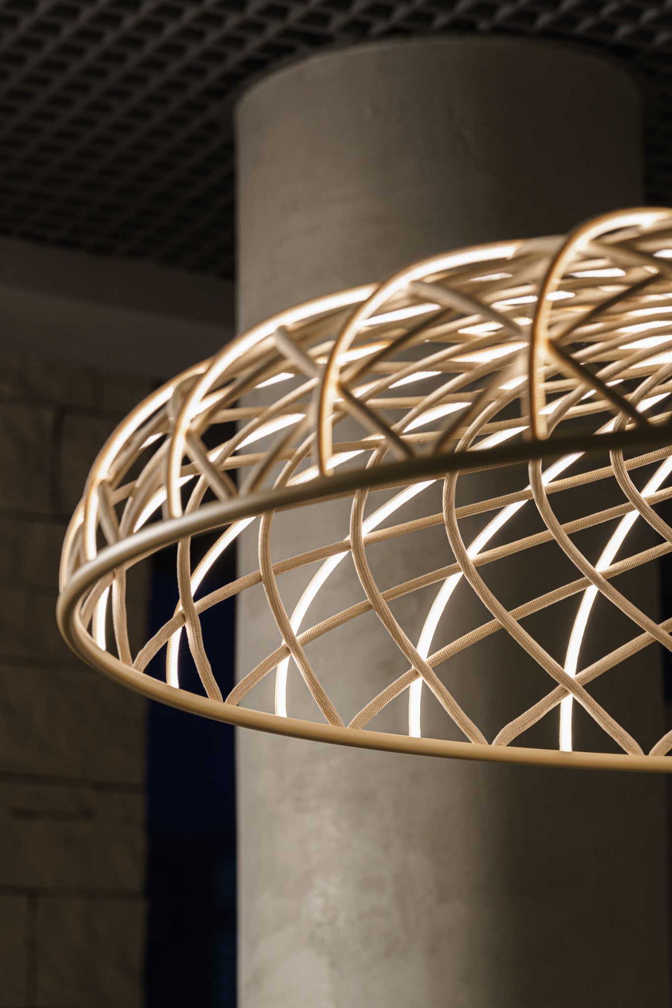 Flos Подвесной светильник Skynest Almond от Flos — в интерьере