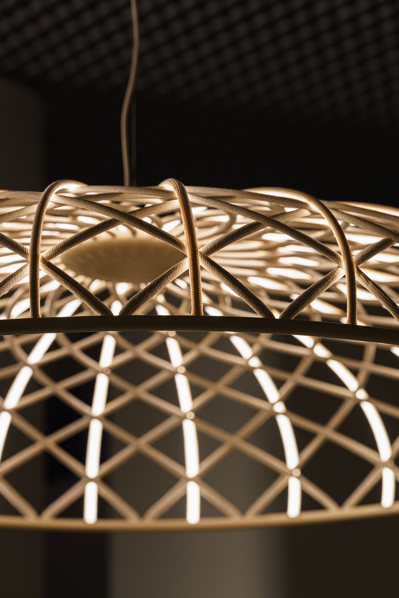 Flos Подвесной светильник Skynest Almond от Flos — в интерьере