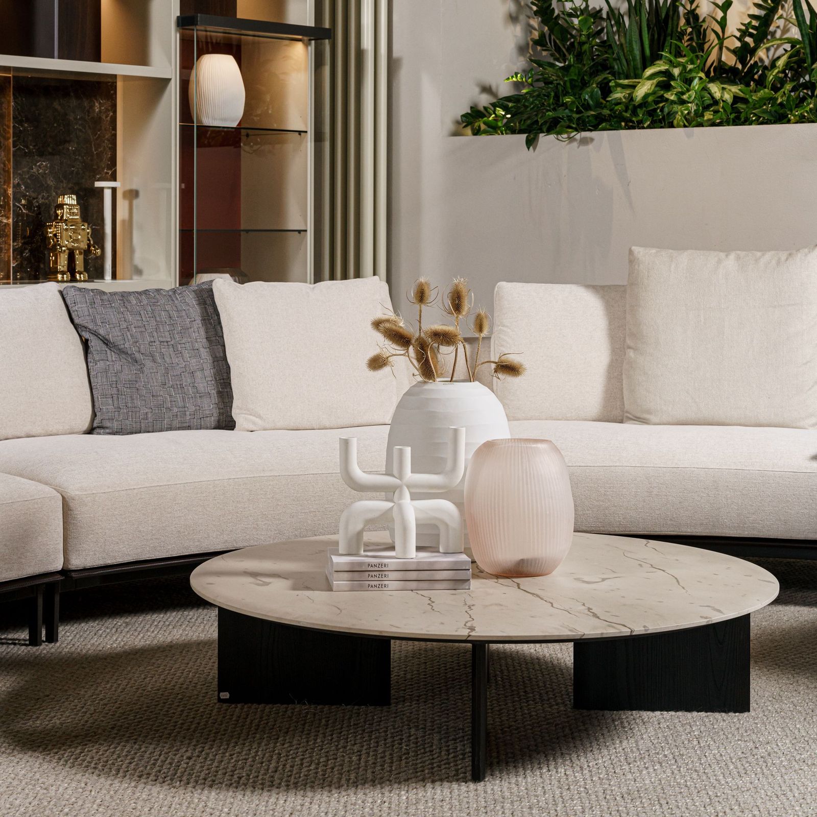 Poliform Журнальный столик Mush 120 Zecevo Marble от Poliform — в интерьере